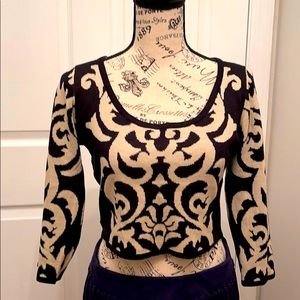 Blk n tan cropped sweater